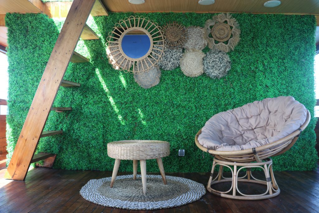 zada-garden-on-boat