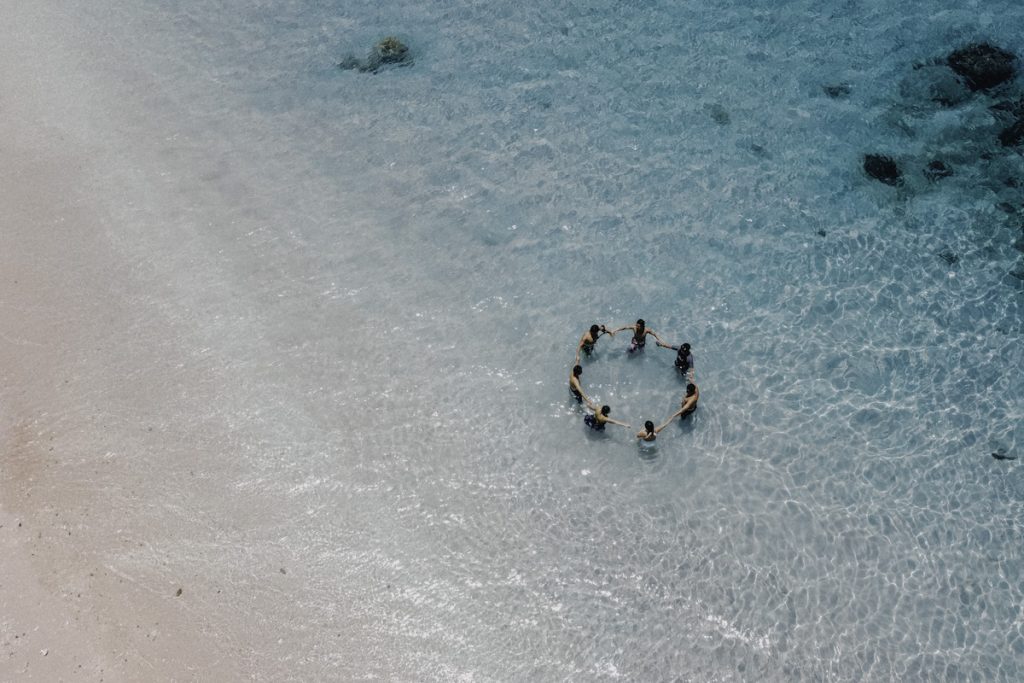 pink-beach-voyage